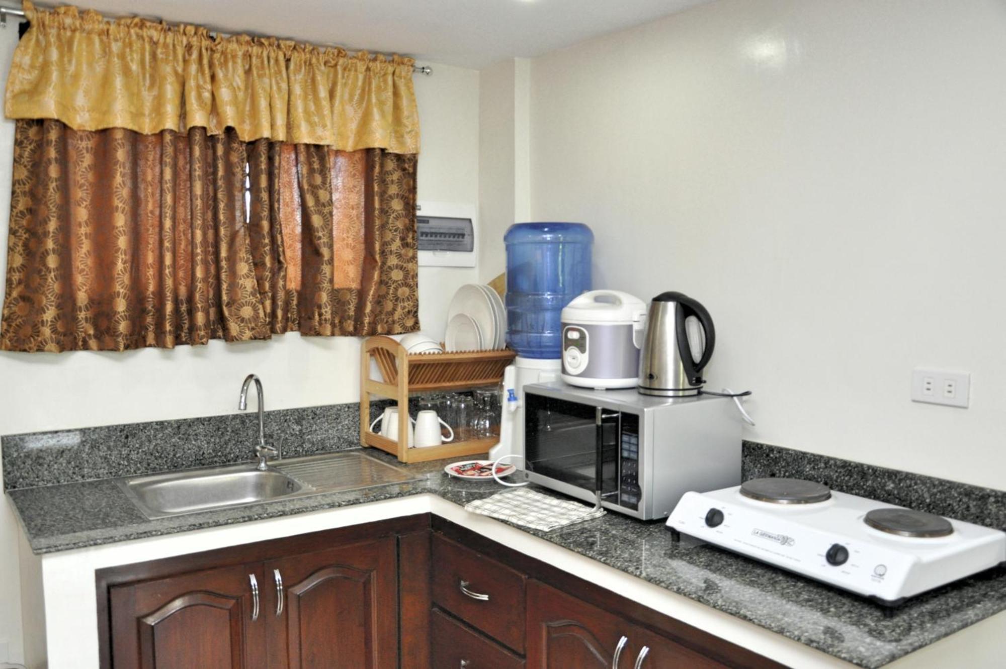 Pal-Watson Apartments Lapu-Lapu City Szoba fotó