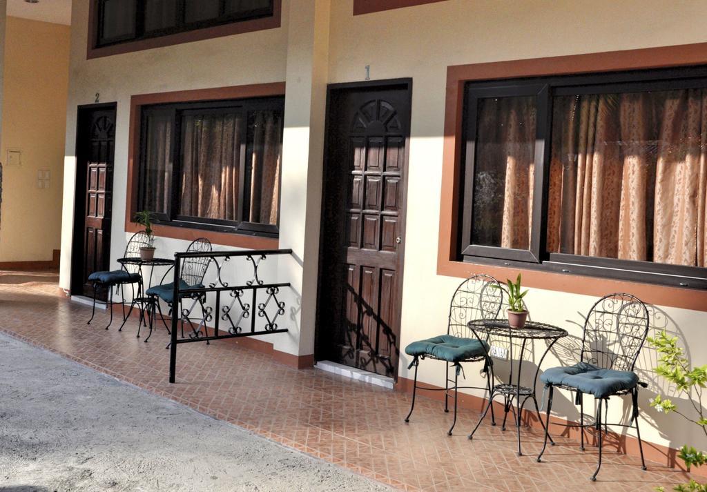 Pal-Watson Apartments Lapu-Lapu City Szoba fotó